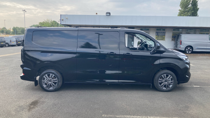 Ford Transit Custom 320 L2 Diesel Fwd 2.0 EcoBlue 150ps H1 Van Limited - Image 9